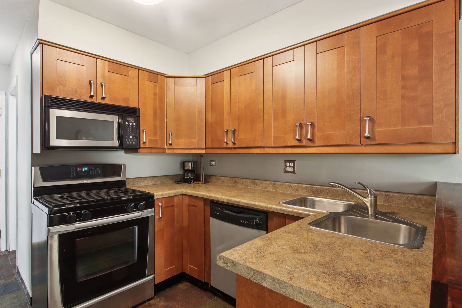 1329 Queensgreen Circle