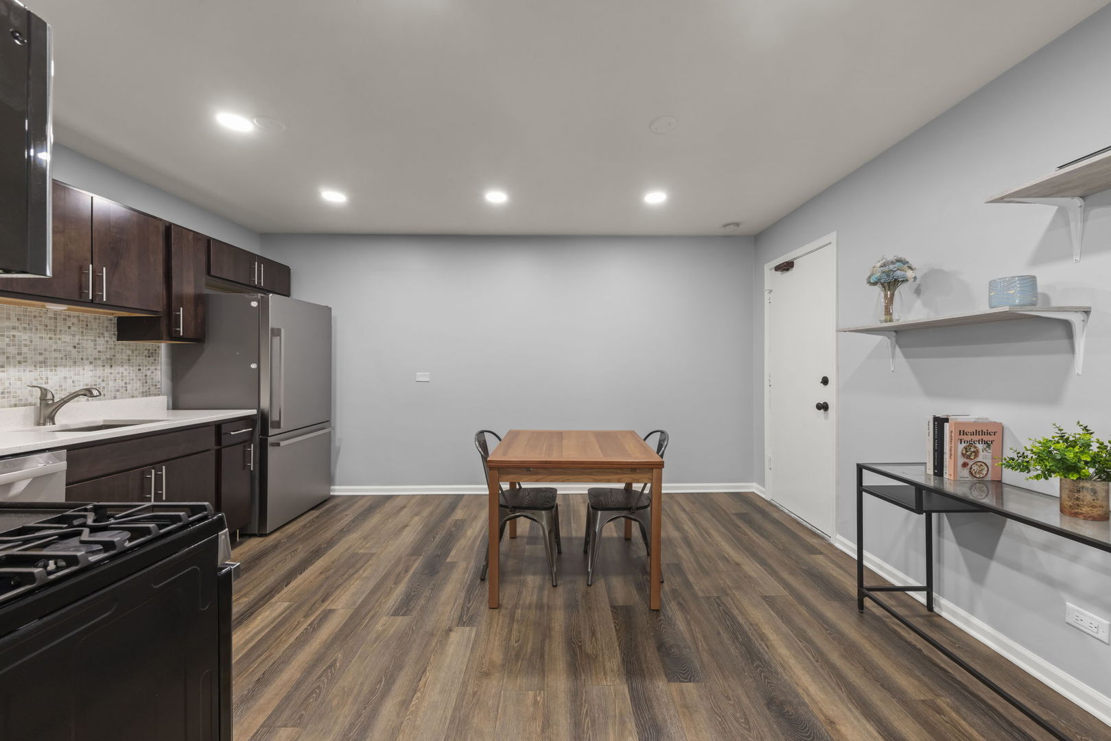 215 S Hale Street Unit: 9B