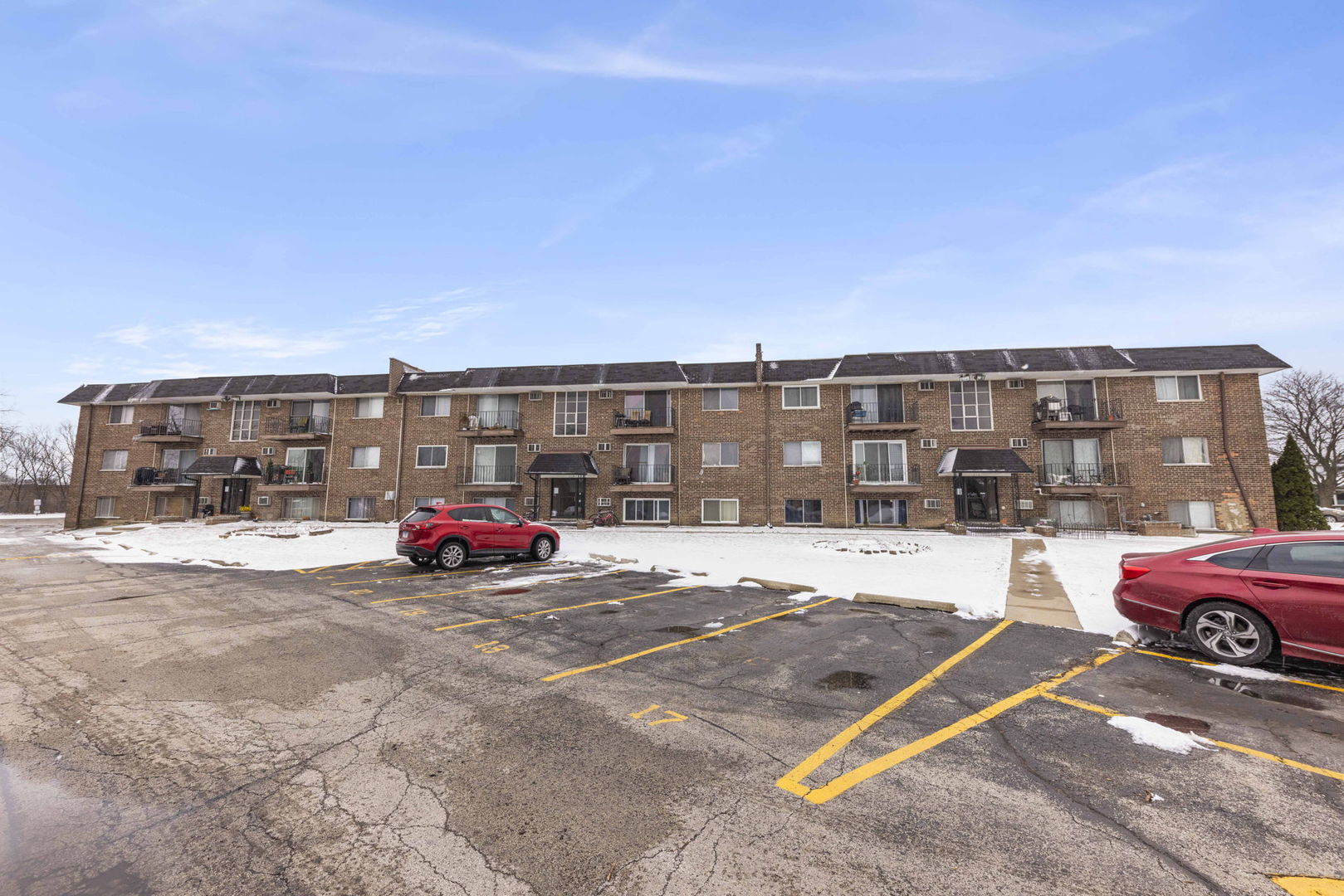 215 S Hale Street Unit: 9B