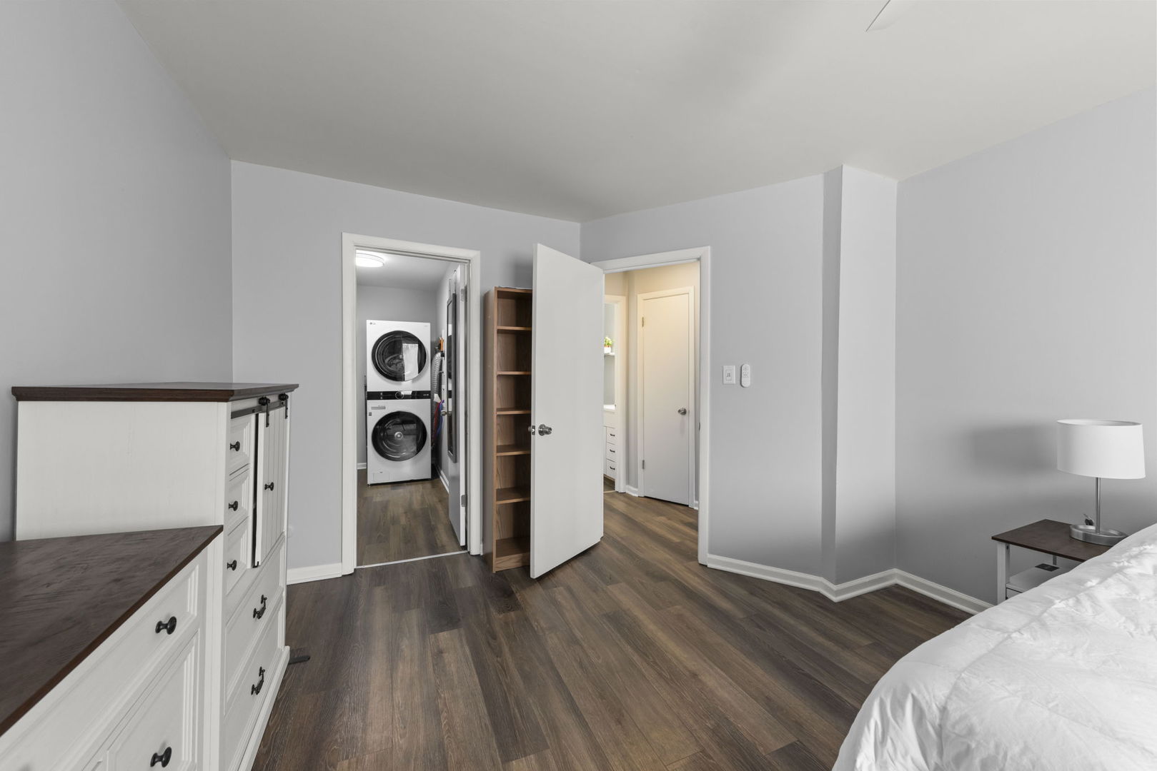 215 S Hale Street Unit: 9B