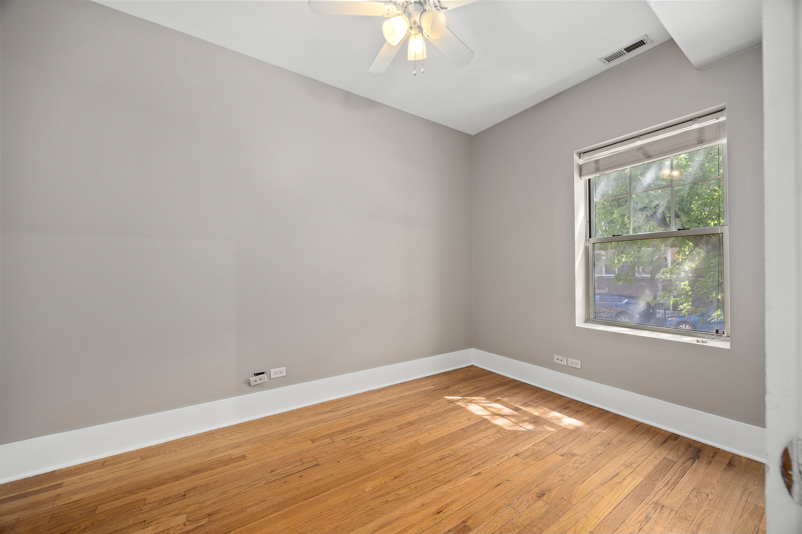 3418 N Wolcott Avenue Unit: 1N