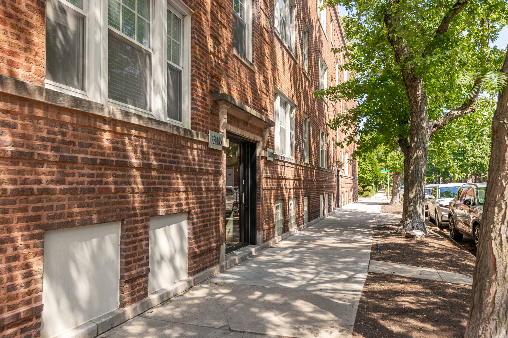 3418 N Wolcott Avenue Unit: 1N