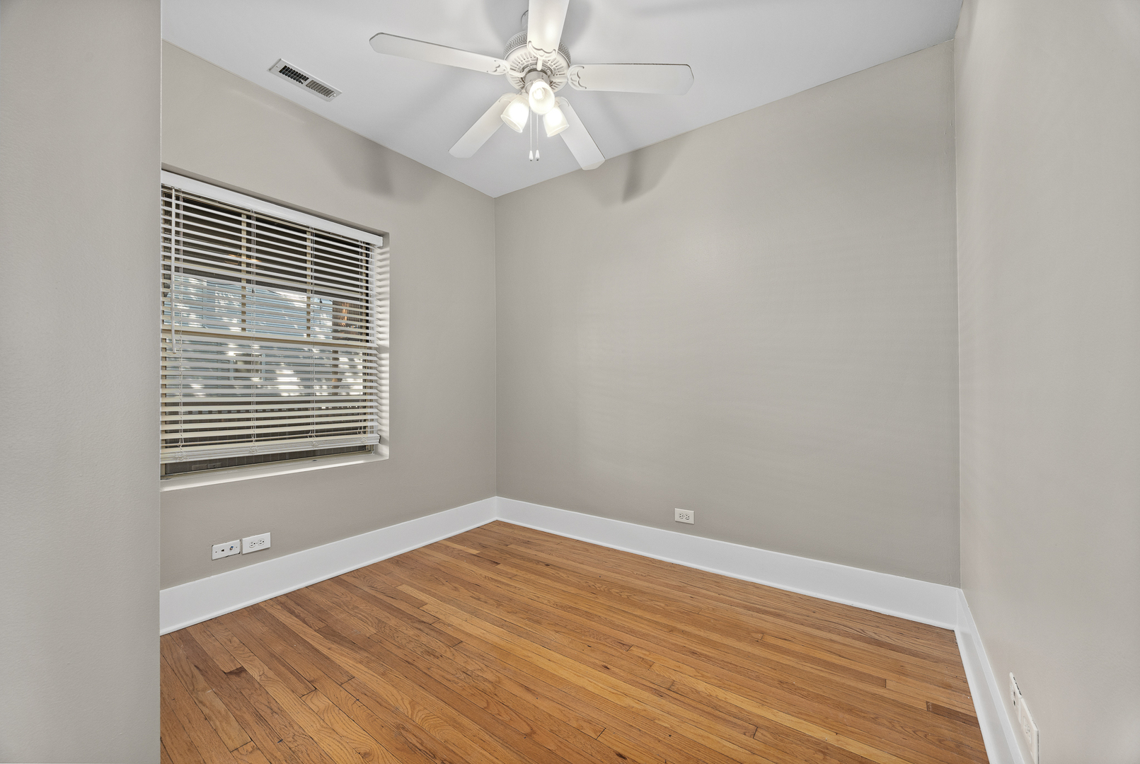 3418 N Wolcott Avenue Unit: 1N