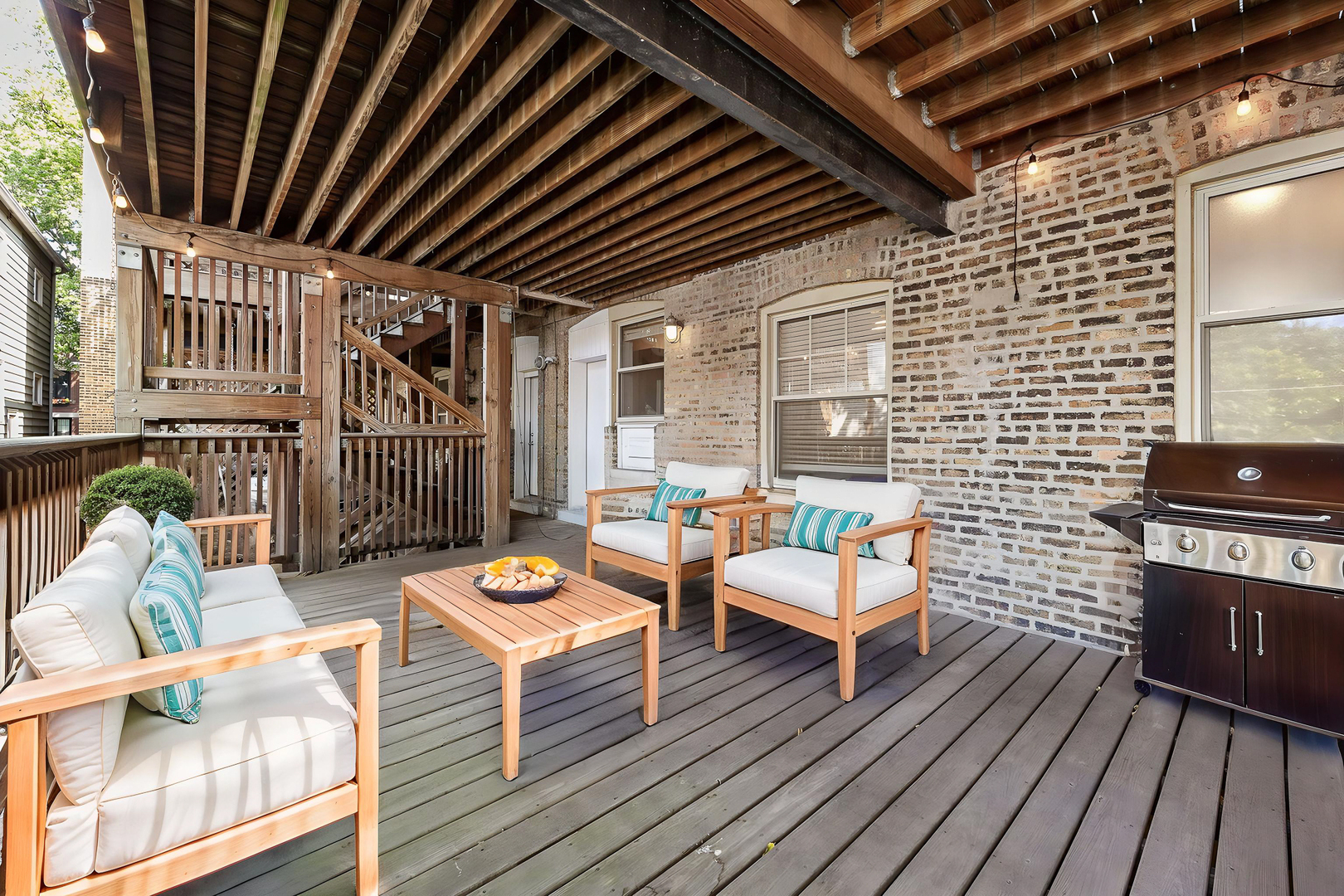 3418 N Wolcott Avenue Unit: 1N