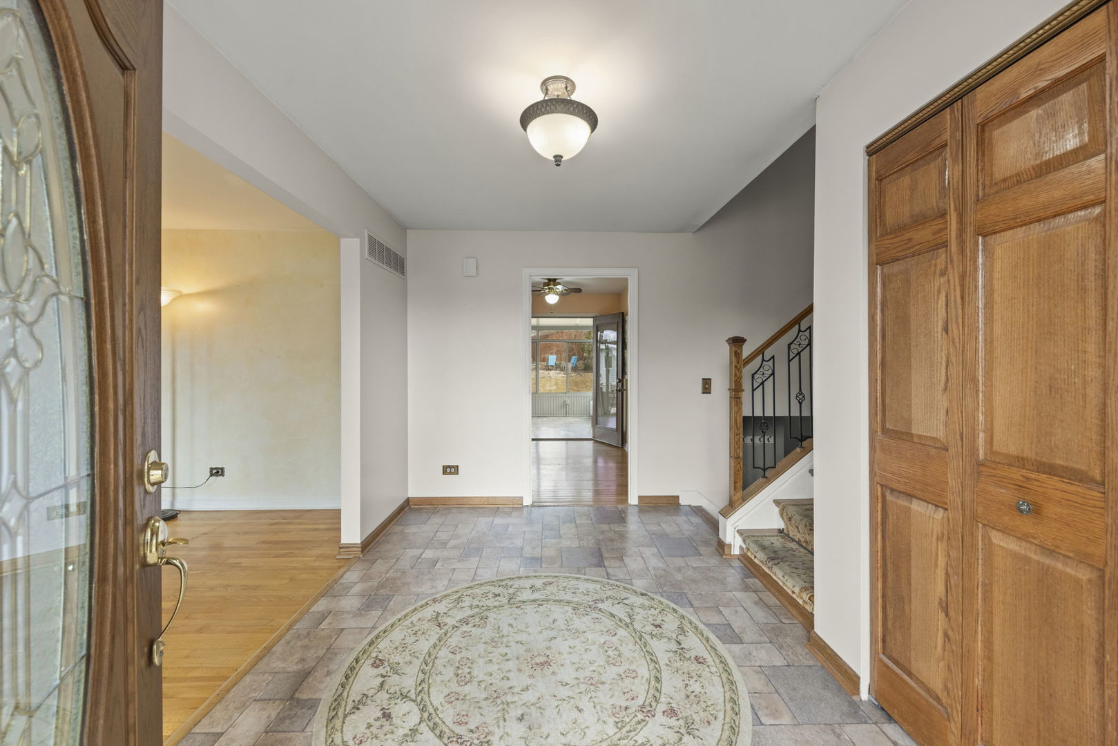 706 Crest Lane