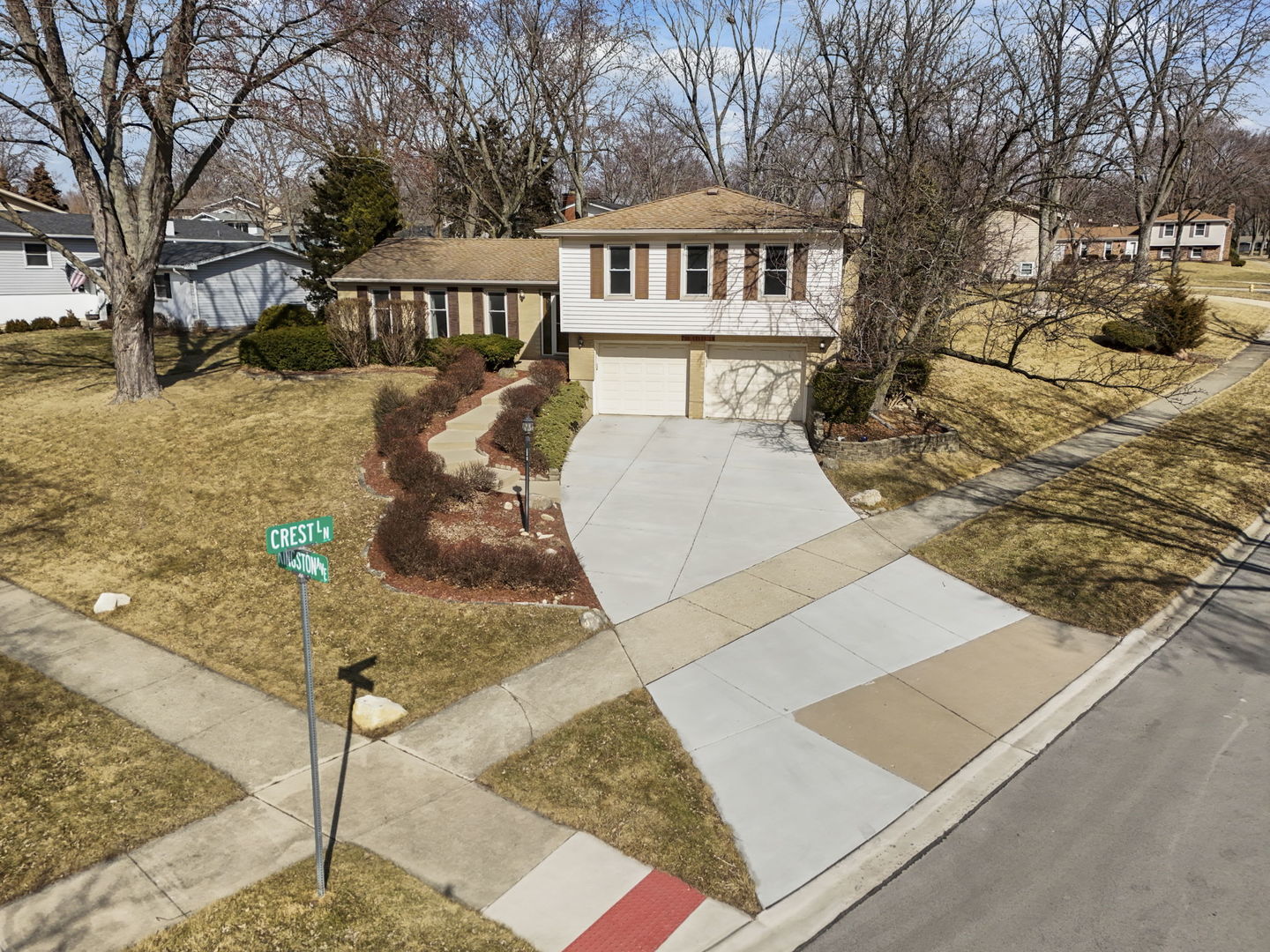 706 Crest Lane