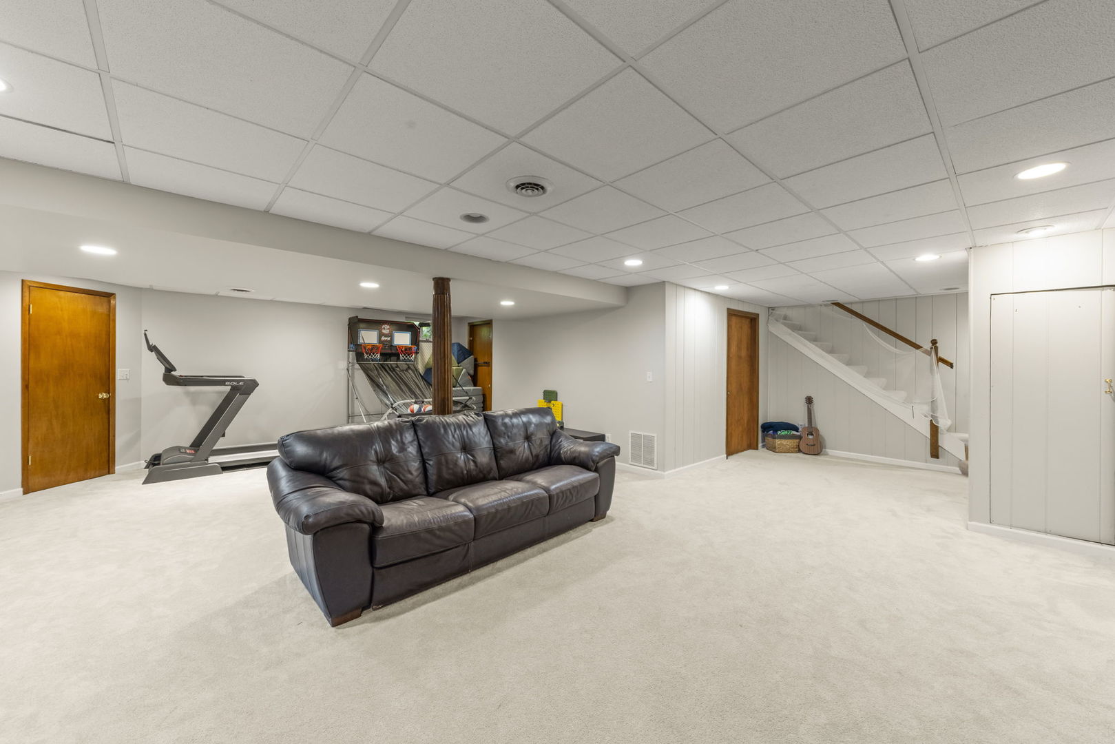 2135 Oak Hill Dr