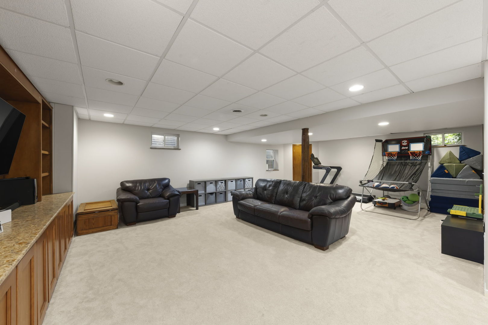 2135 Oak Hill Dr