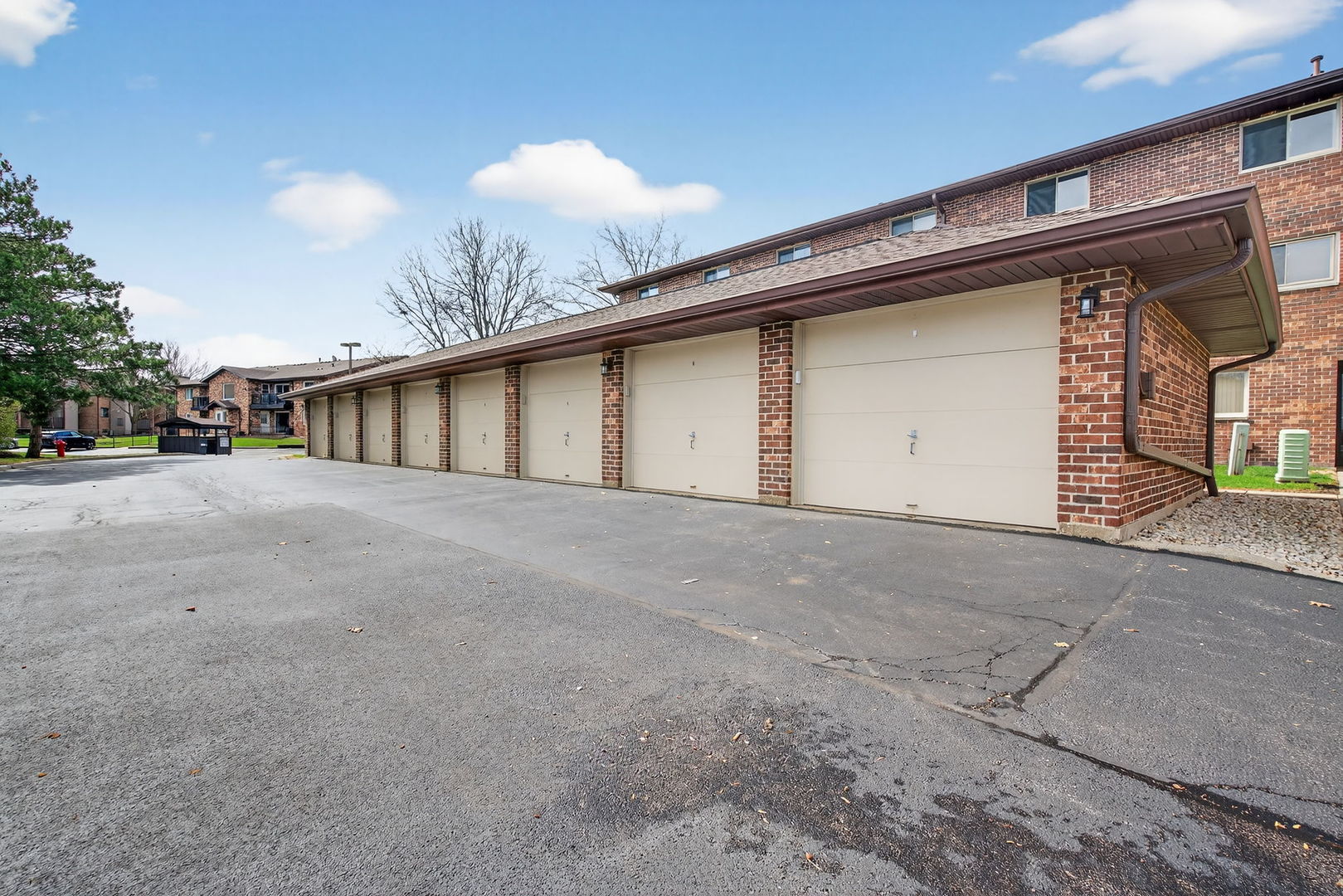 7545 Sheridan Drive Unit: 2-3D