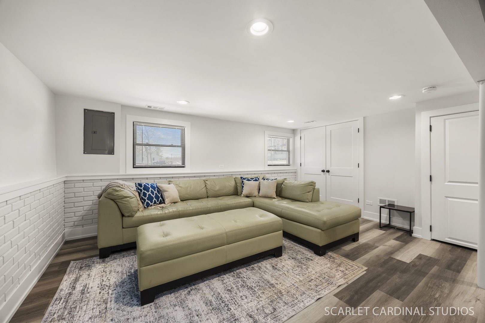 22W080 Valleyview Drive