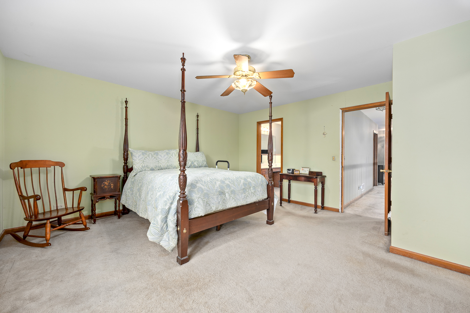 1016 Middleton Place Unit: 1016