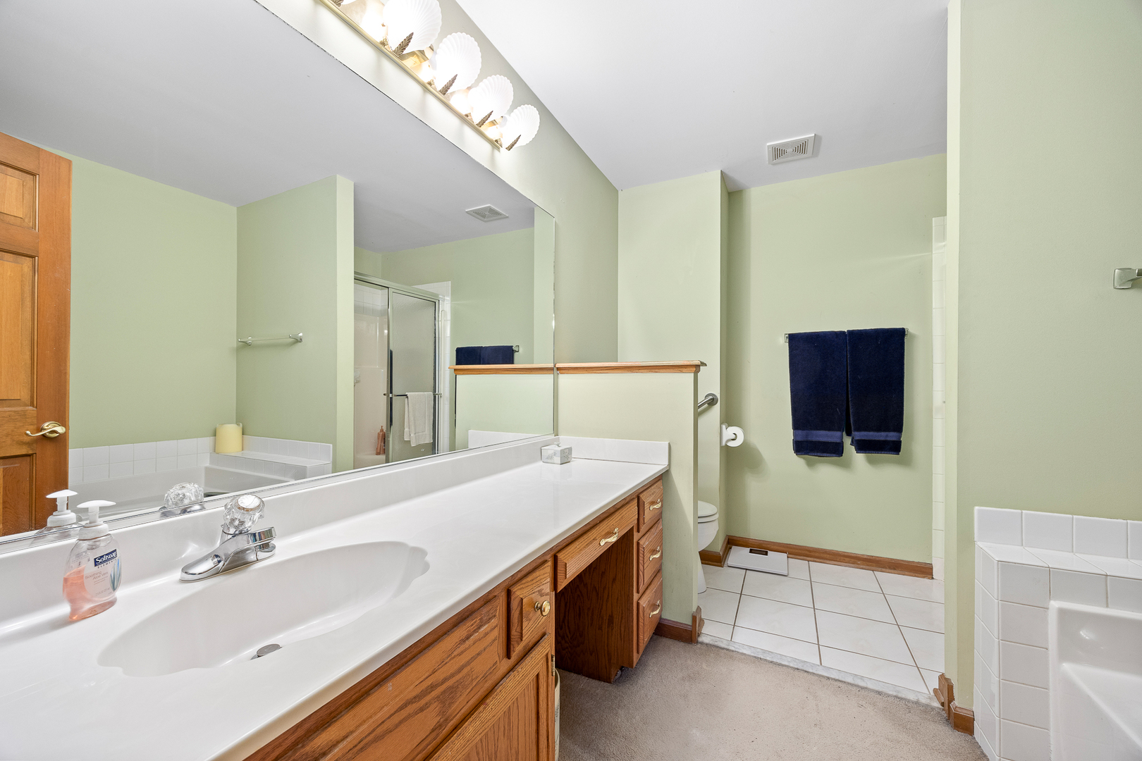 1016 Middleton Place Unit: 1016