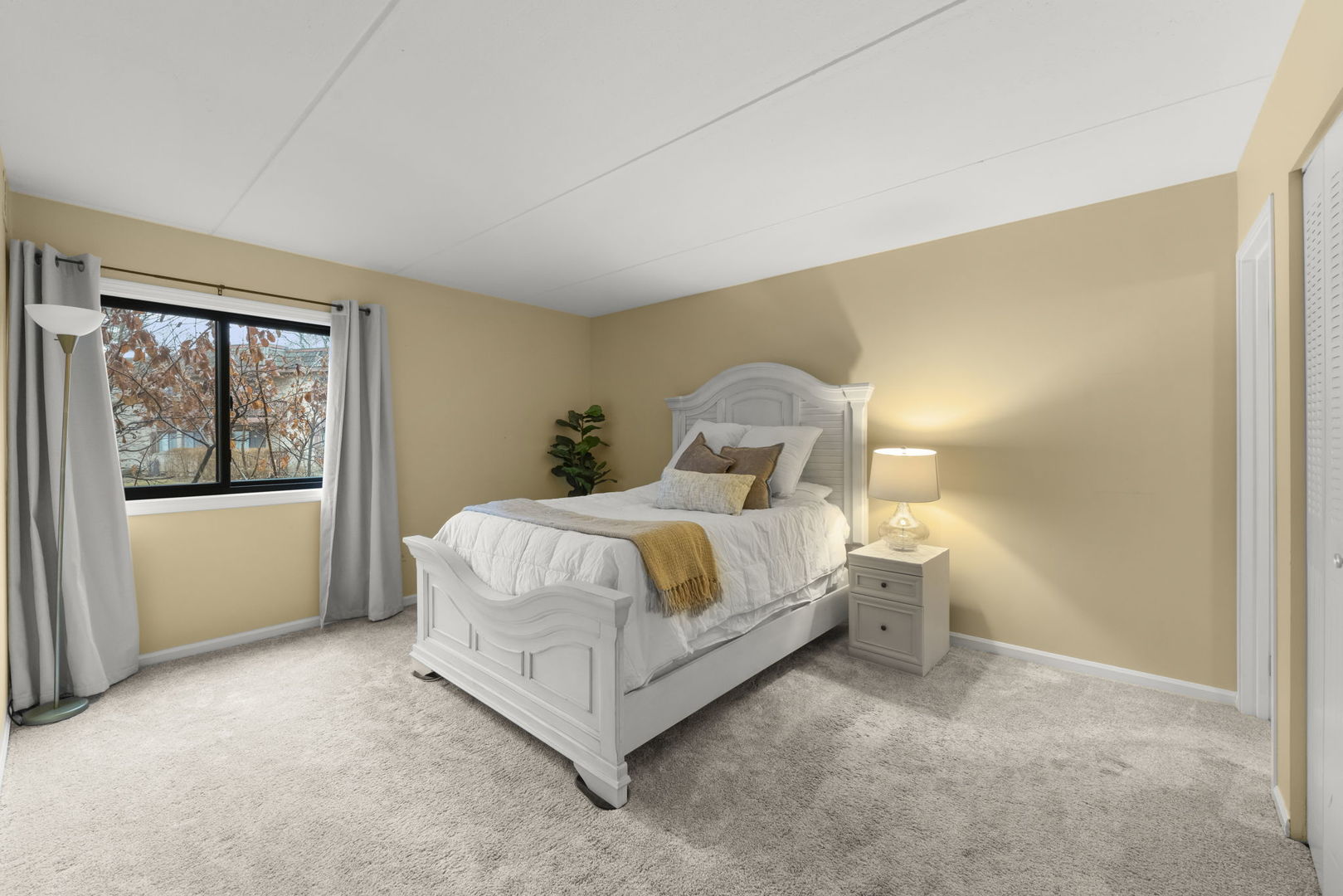 8000 WOODGLEN Lane Unit: 102