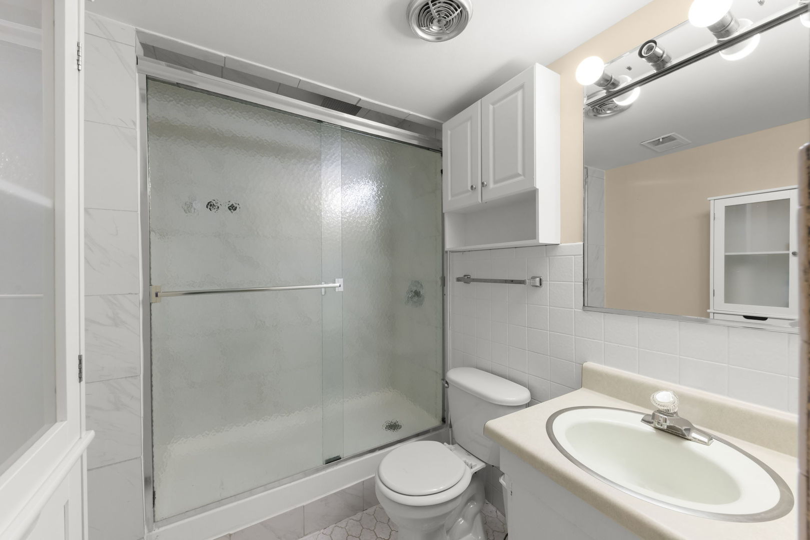 8000 WOODGLEN Lane Unit: 102