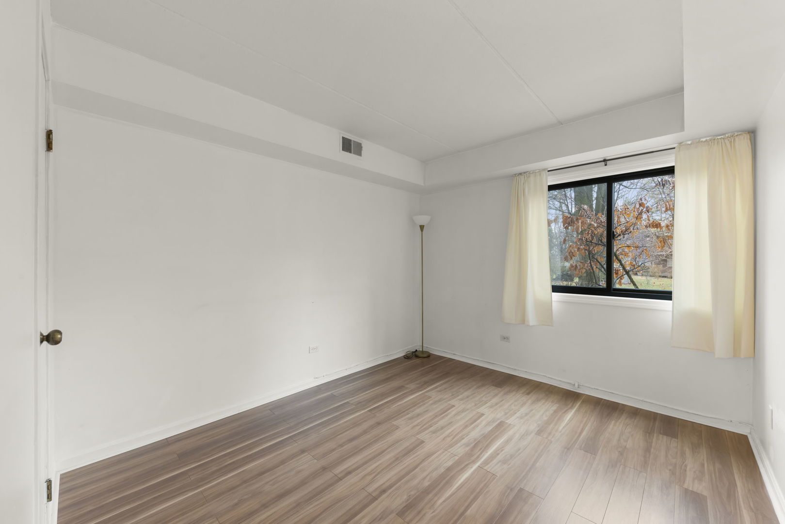 8000 WOODGLEN Lane Unit: 102