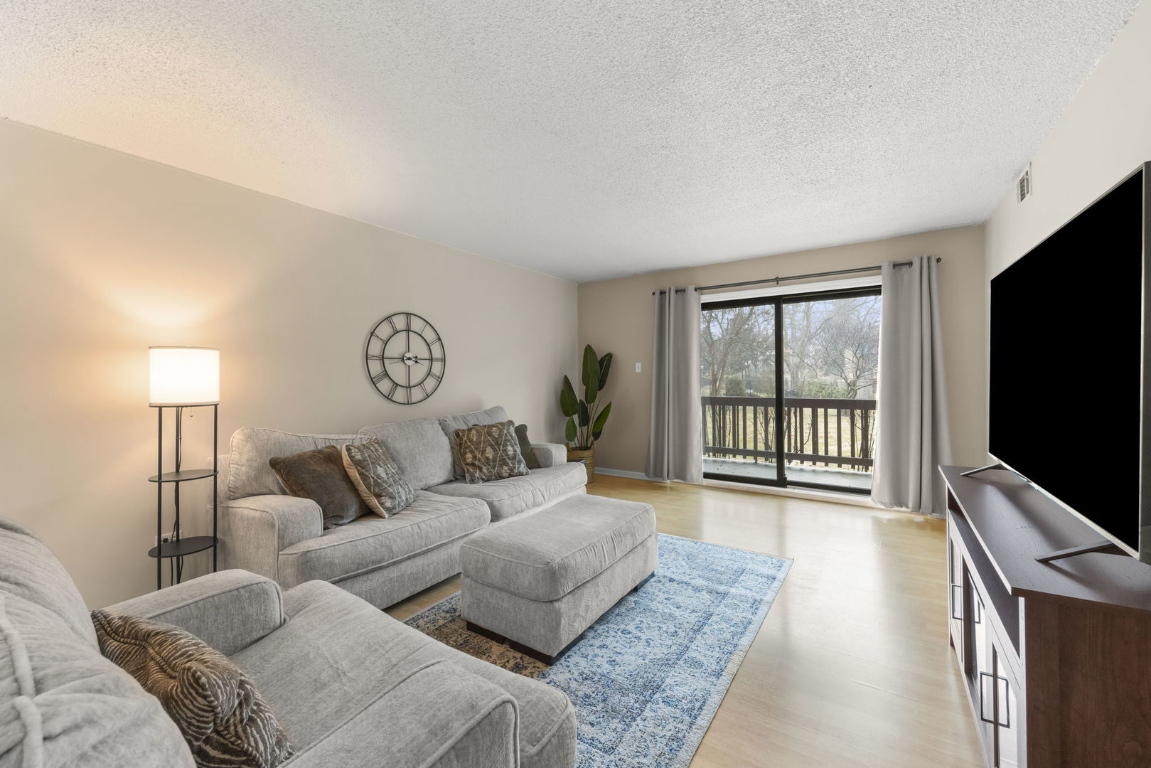 8000 WOODGLEN Lane Unit: 102