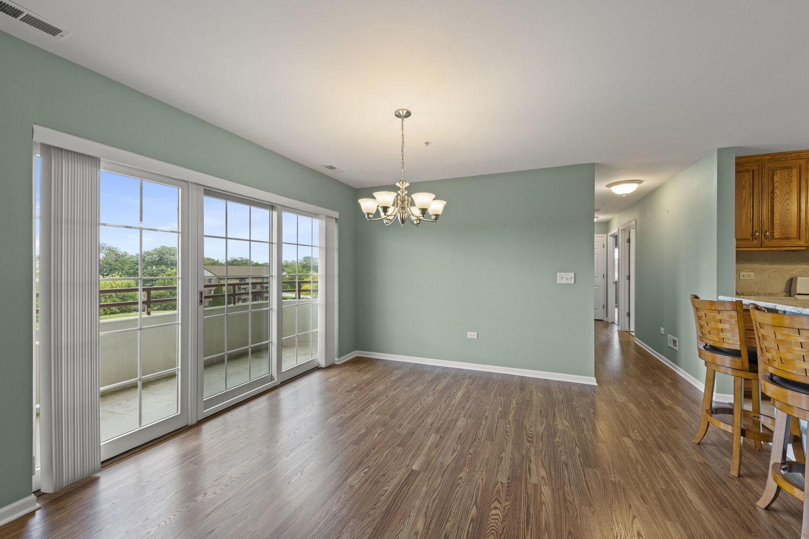 710 W 63rd Street Unit: 203