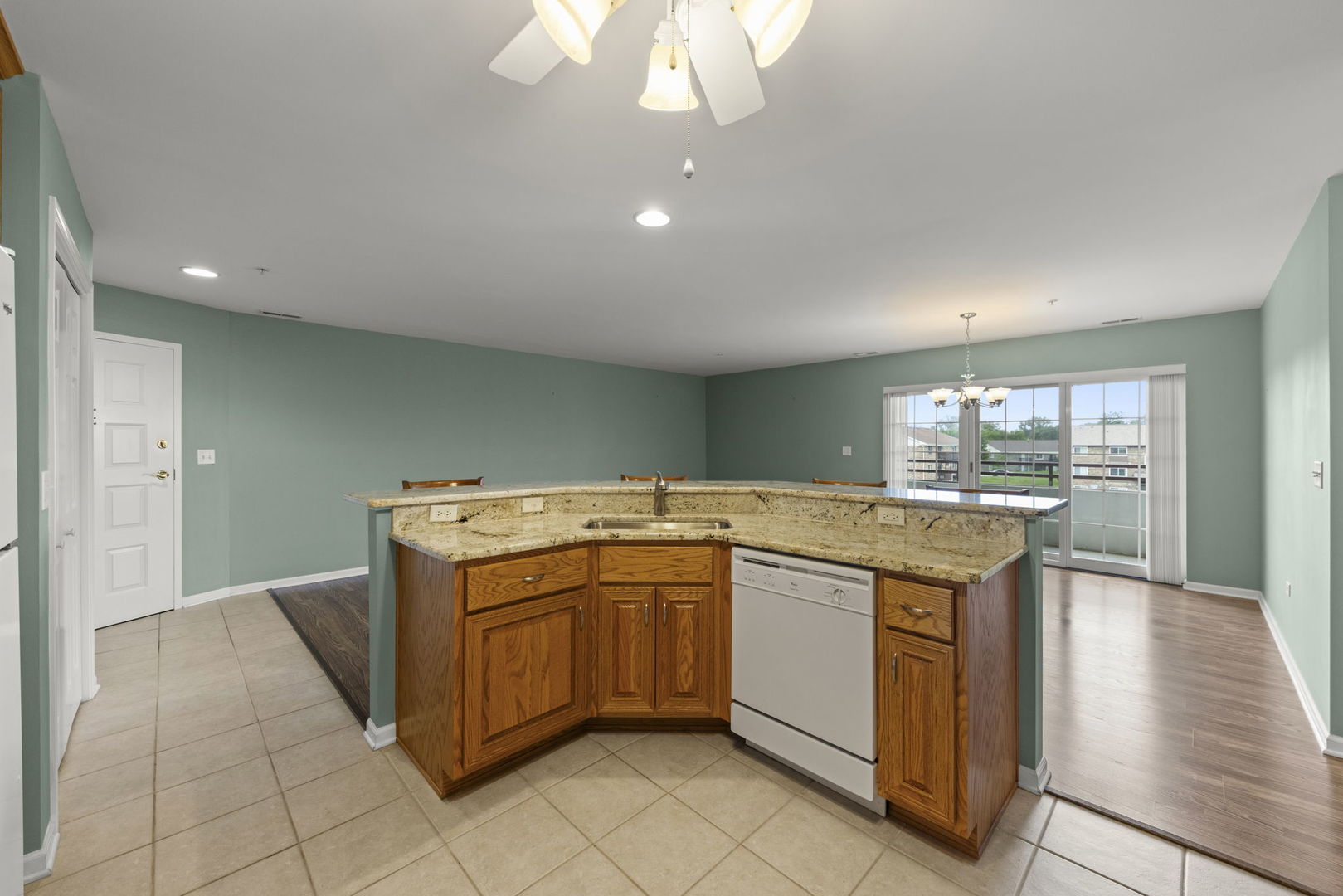 710 W 63rd Street Unit: 203
