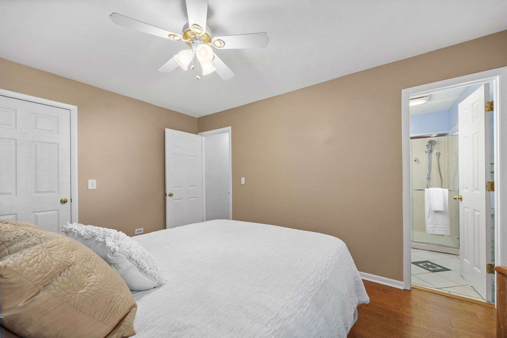 4431 Waubansie Lane