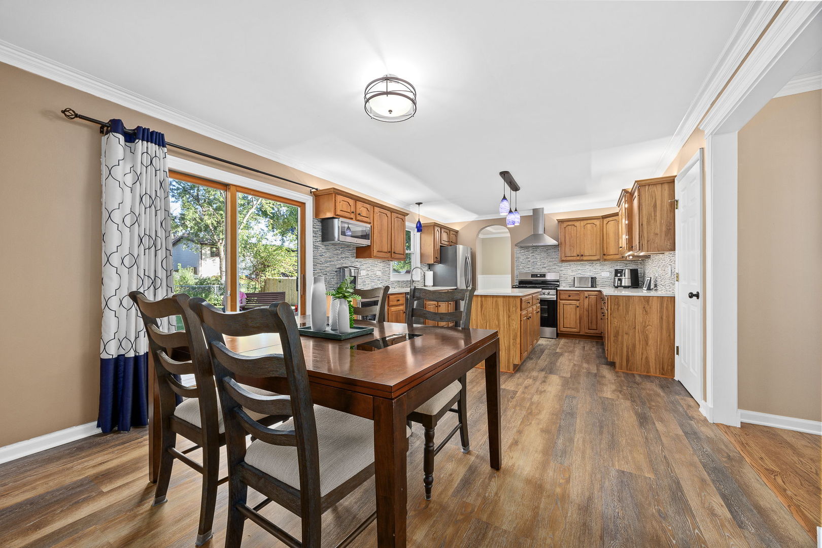 4431 Waubansie Lane