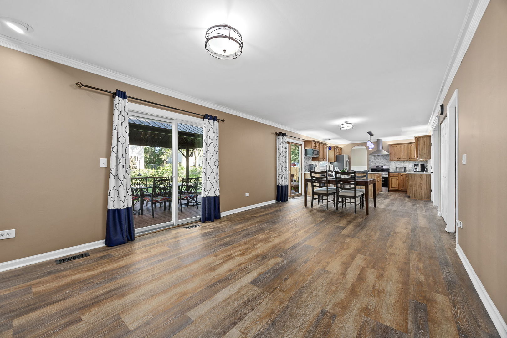 4431 Waubansie Lane