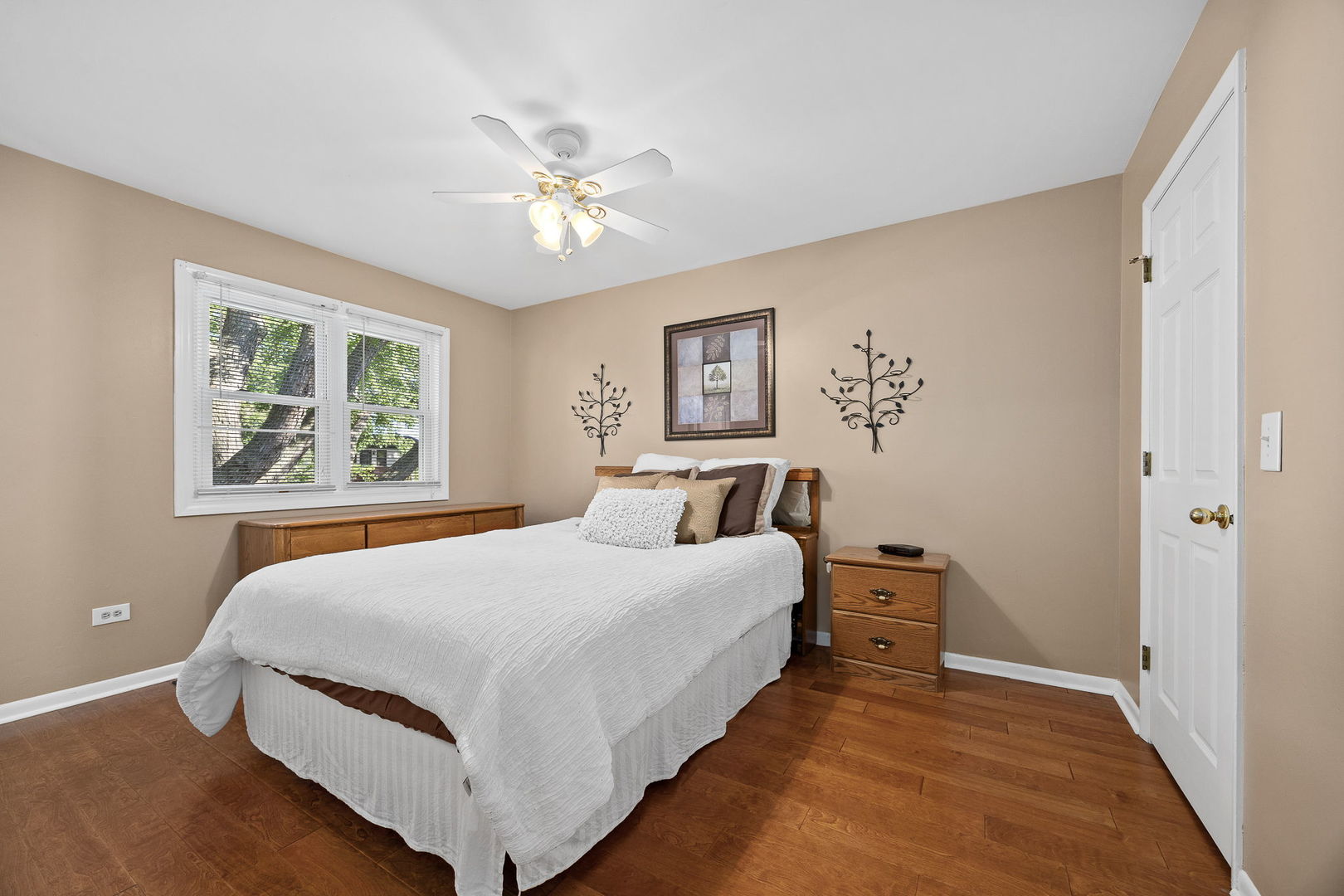 4431 Waubansie Lane