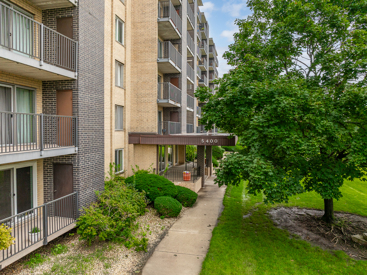 5400 Walnut Avenue Unit: 410