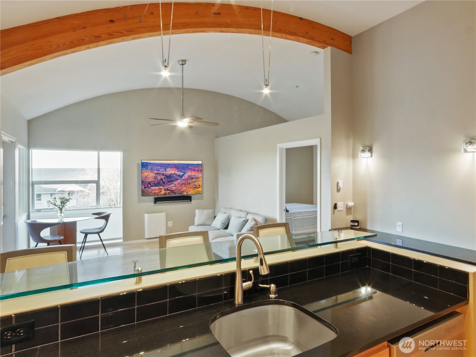 654 5th Avenue S Unit: 404