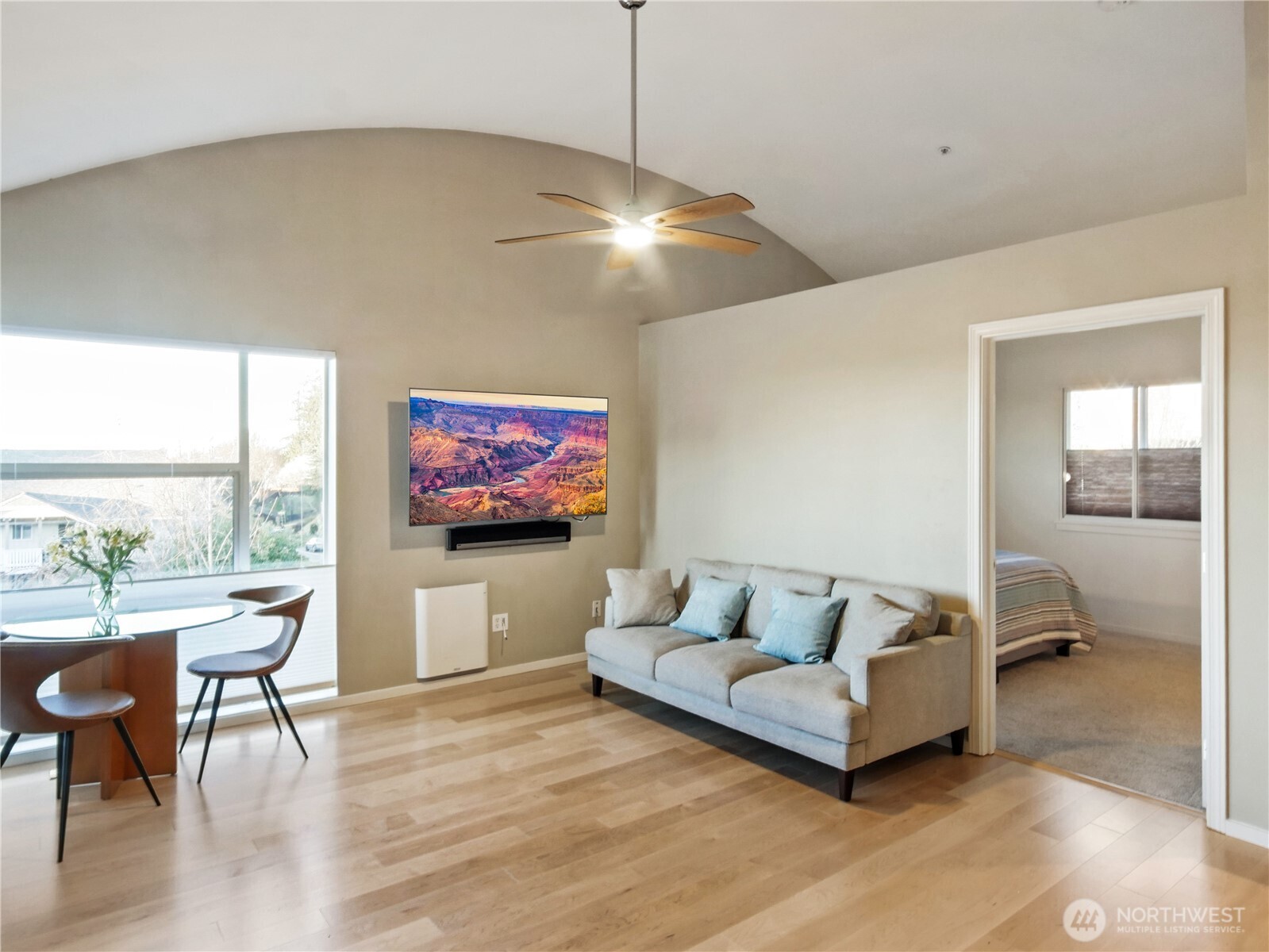 654 5th Avenue S Unit: 404