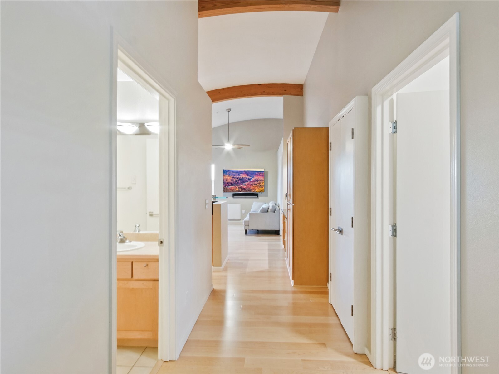 654 5th Avenue S Unit: 404