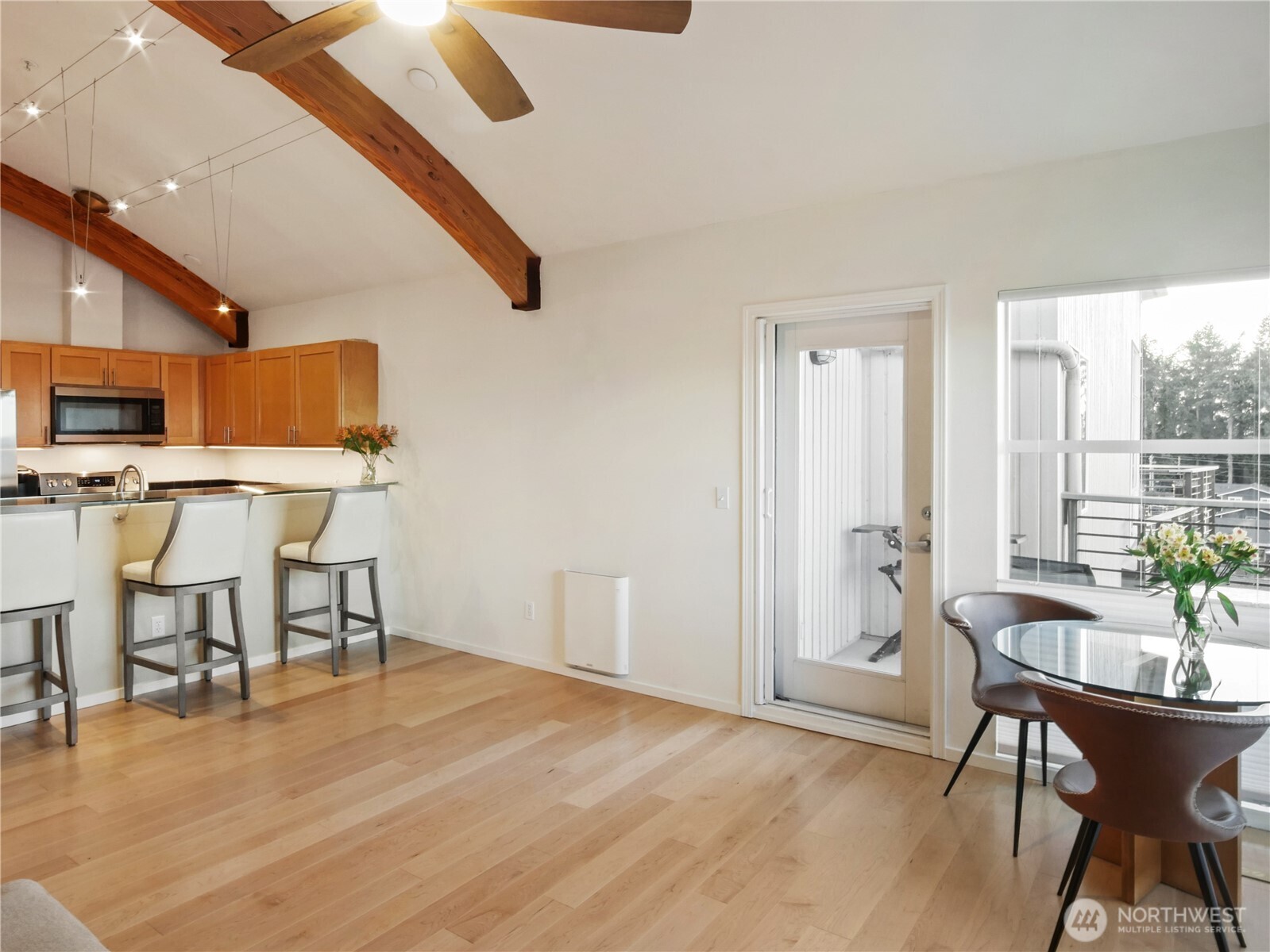 654 5th Avenue S Unit: 404