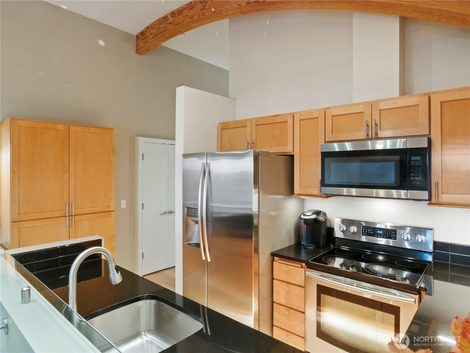 654 5th Avenue S Unit: 404