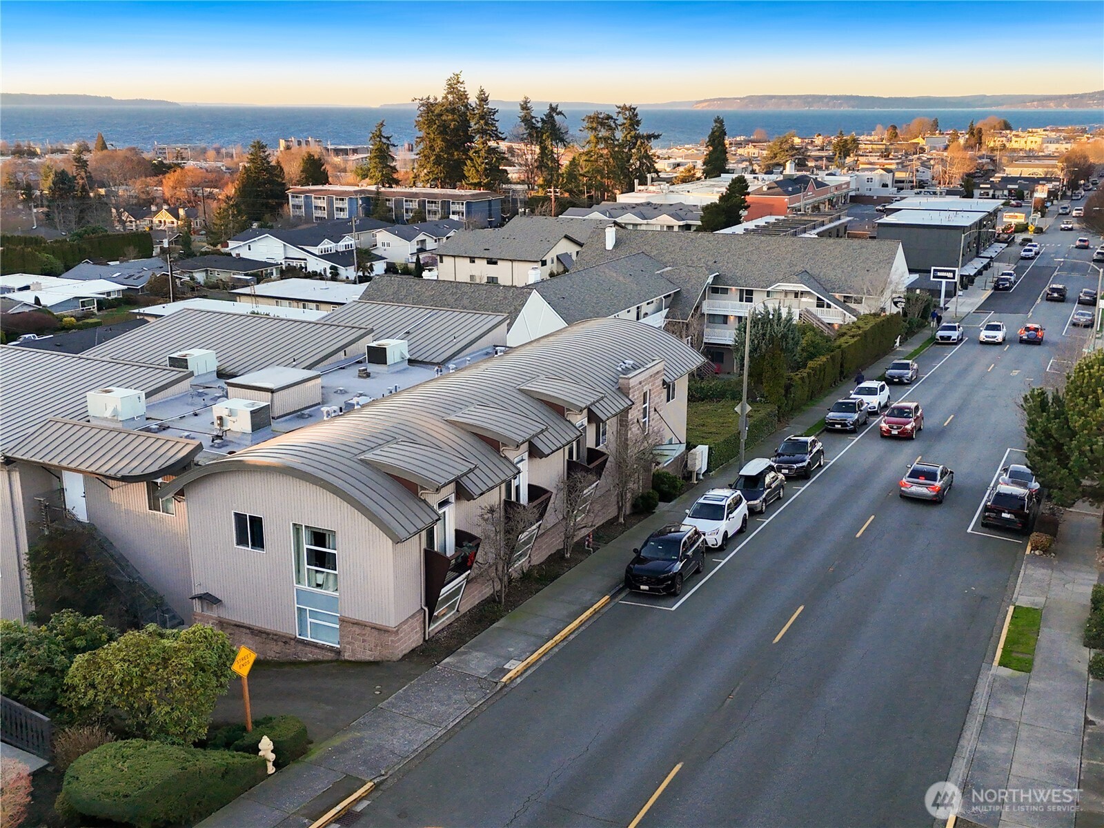 654 5th Avenue S Unit: 404