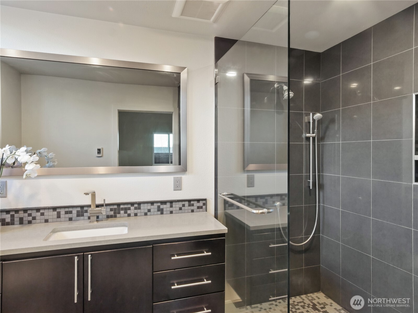 654 5th Avenue S Unit: 404