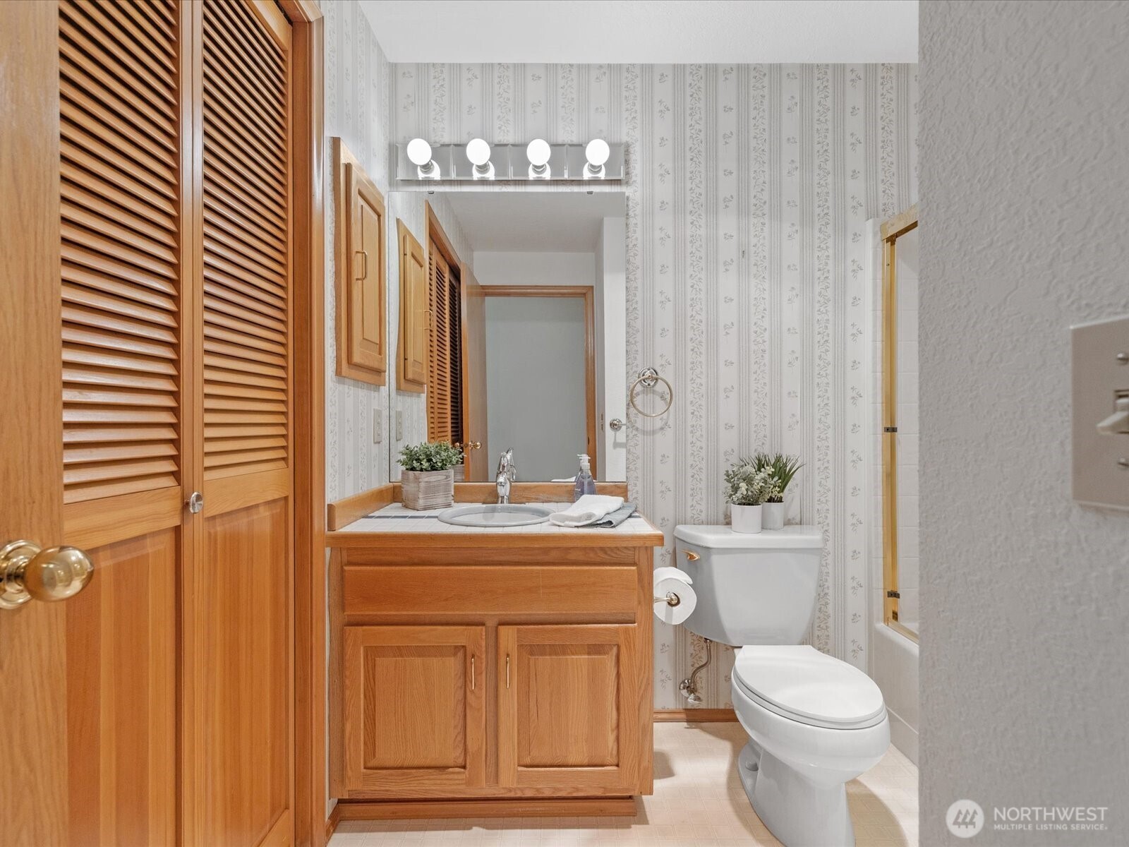 603 7th Avenue N Unit: A204