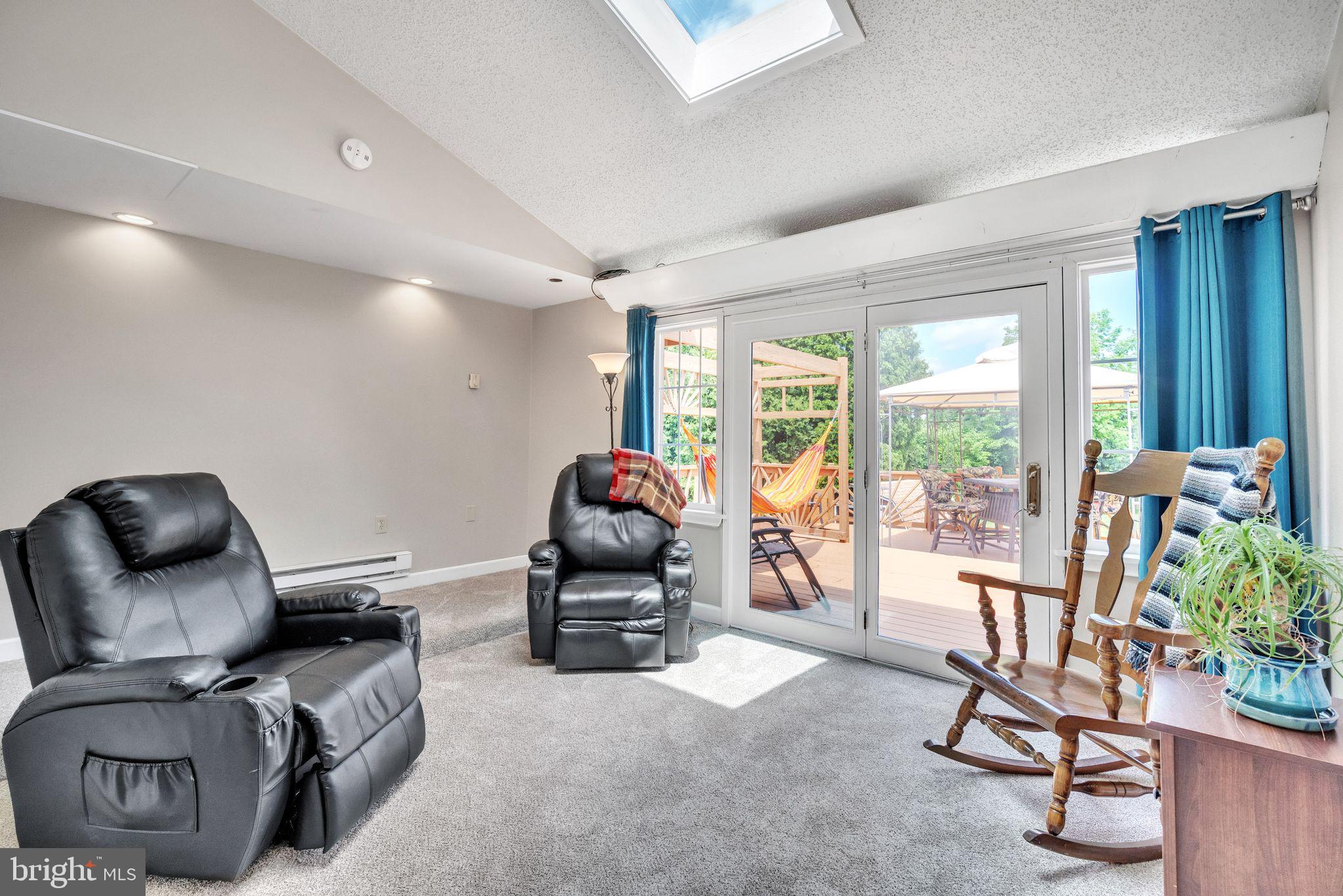 371 Drew Ct