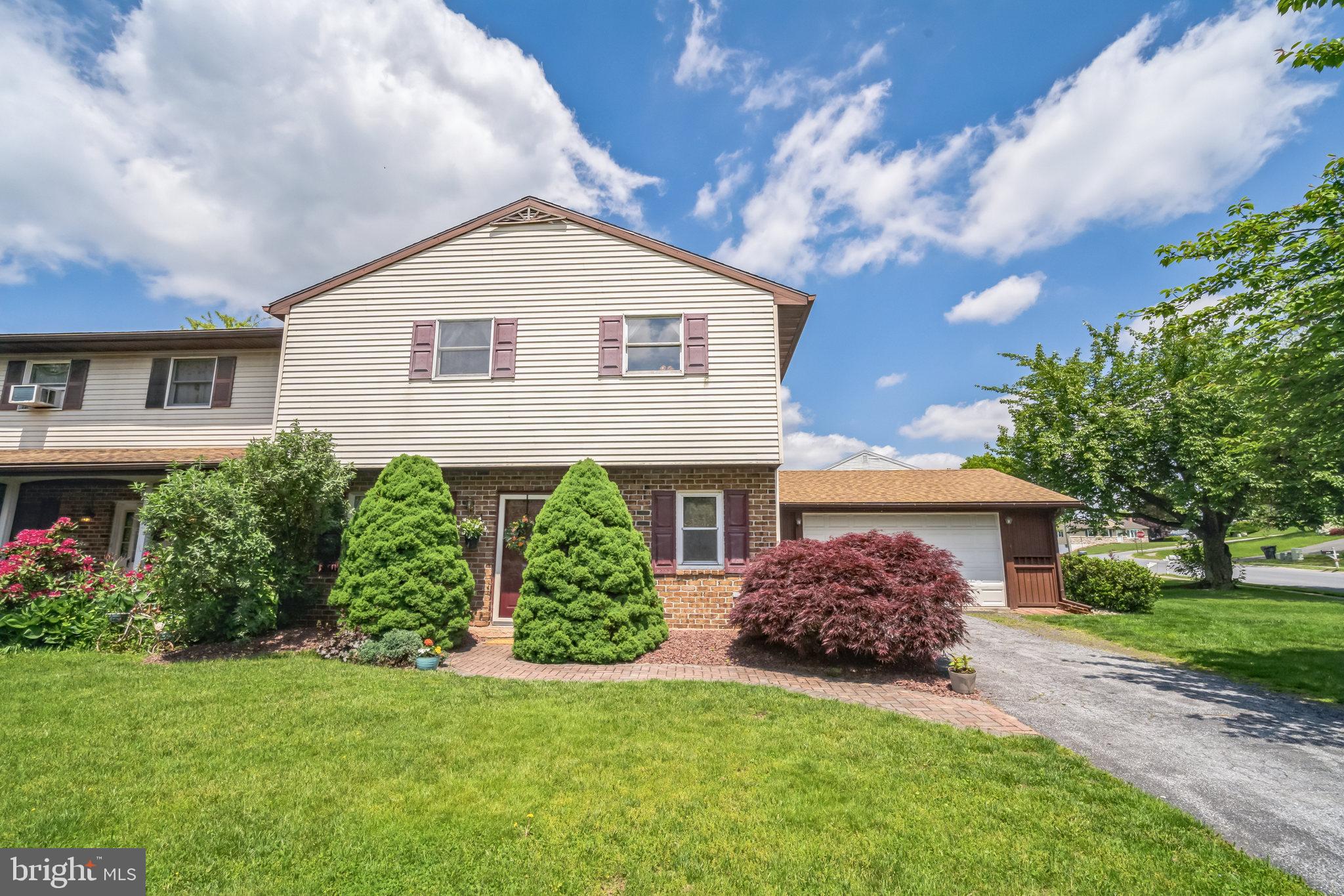 371 Drew Ct