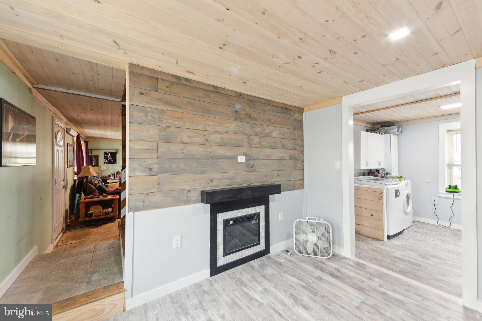 410 Firehouse Ln