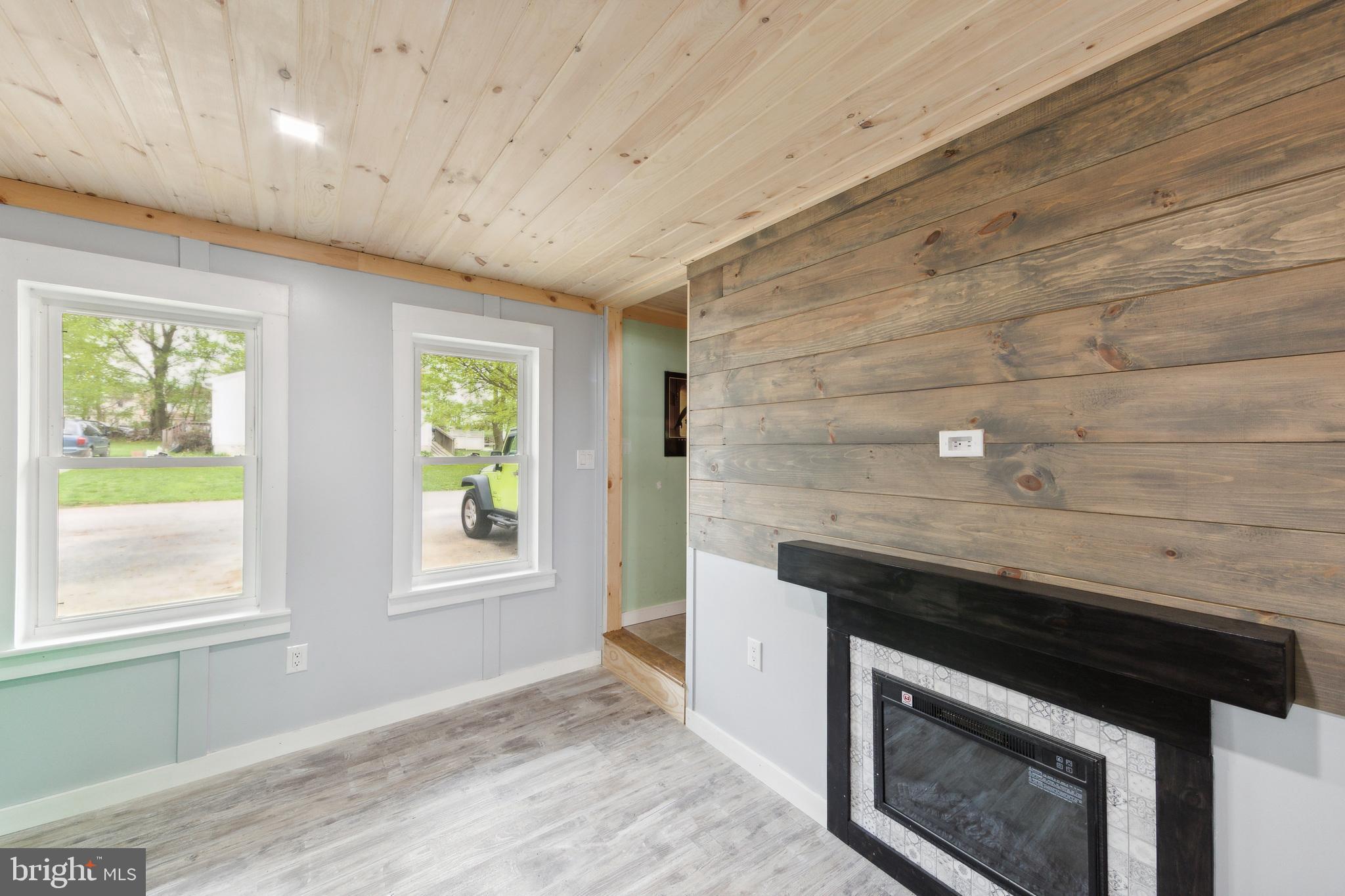 410 Firehouse Ln