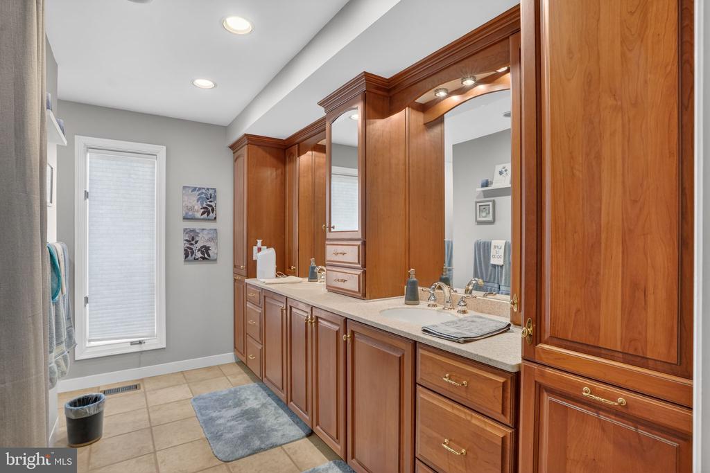 1140 MEWS LANE 41