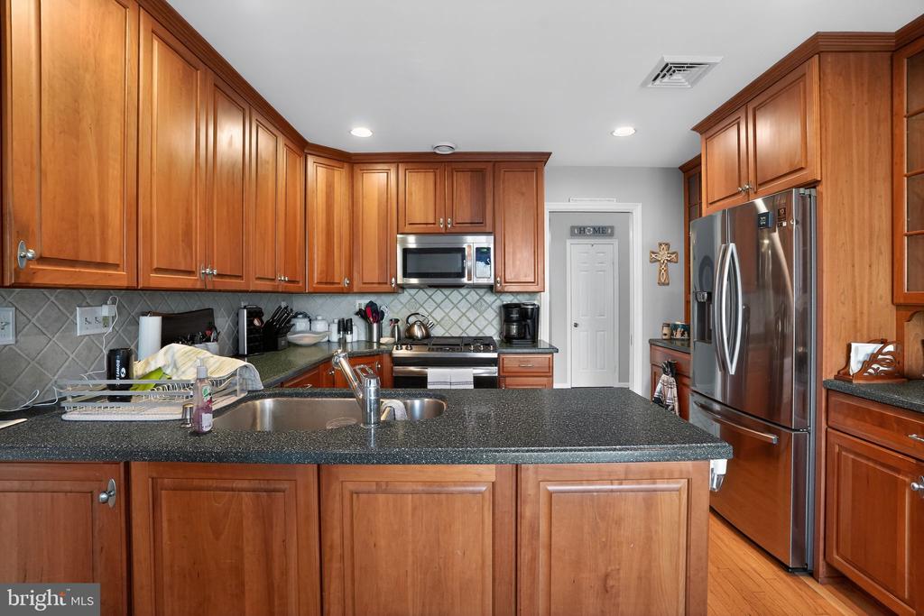 1140 MEWS LANE 41