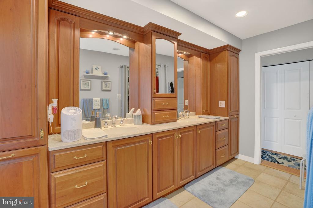 1140 MEWS LANE 41