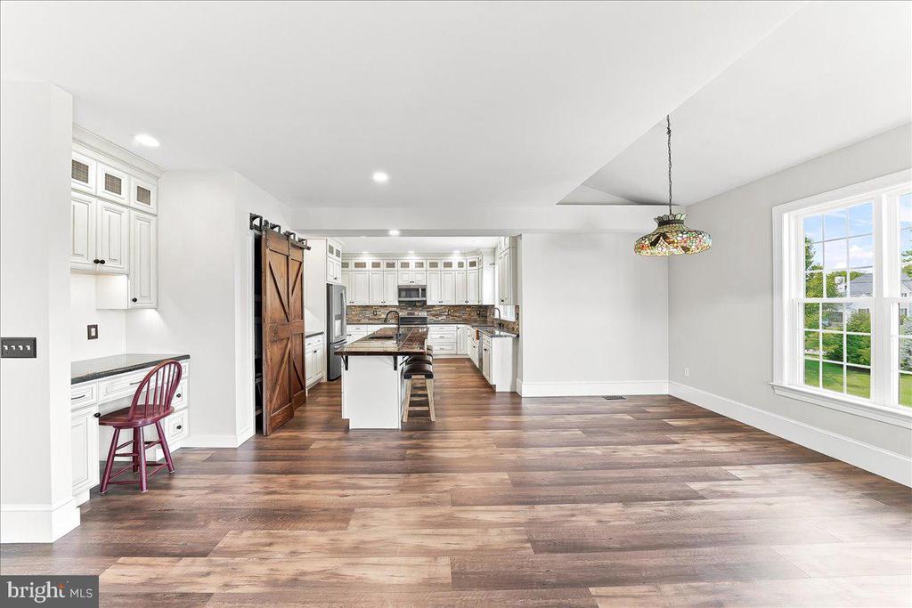 206 CRIMSON DRIVE