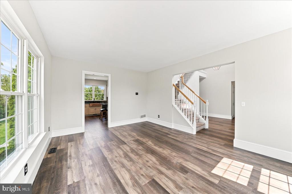 206 CRIMSON DRIVE