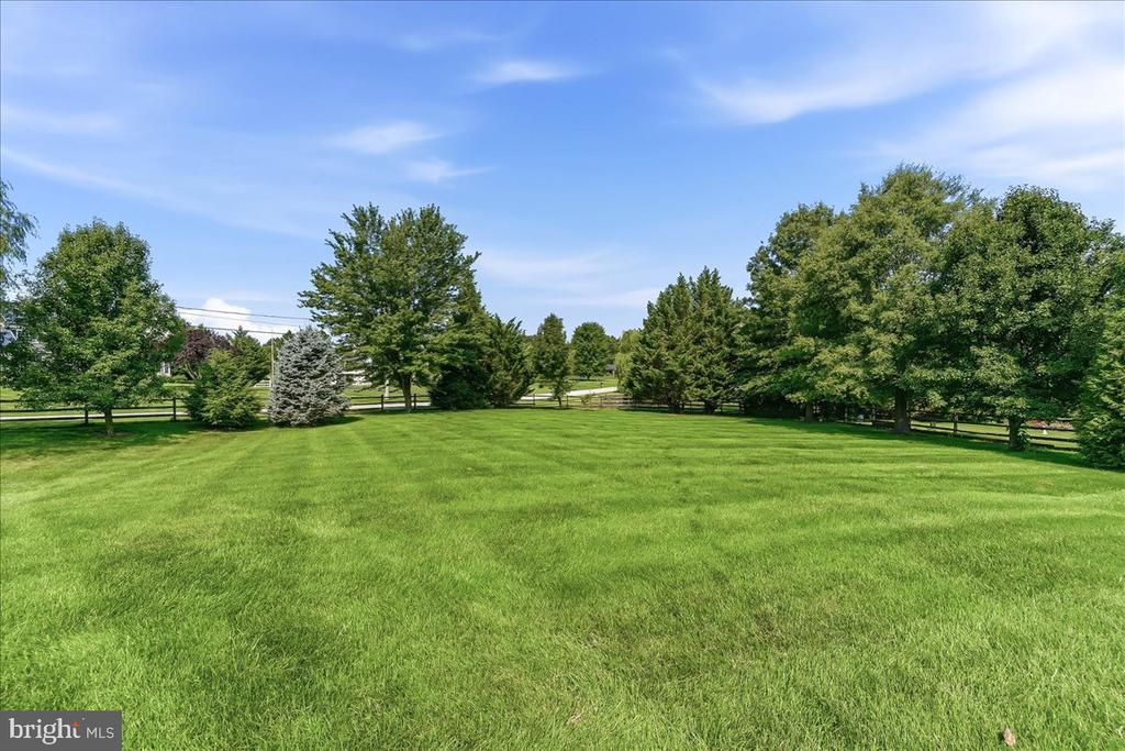 206 CRIMSON DRIVE