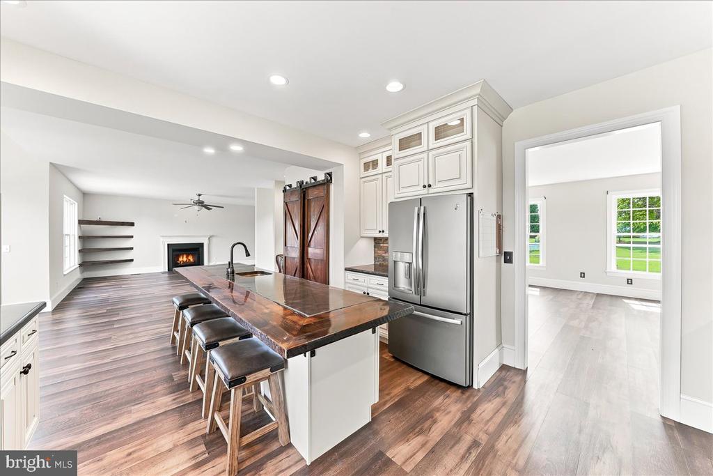 206 CRIMSON DRIVE