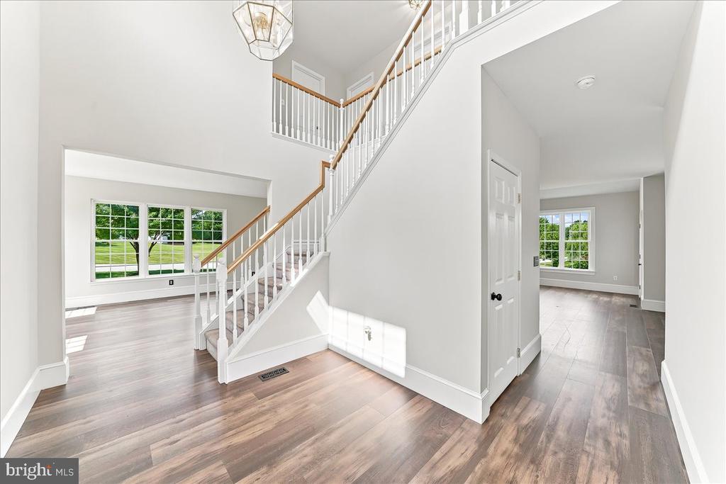 206 CRIMSON DRIVE
