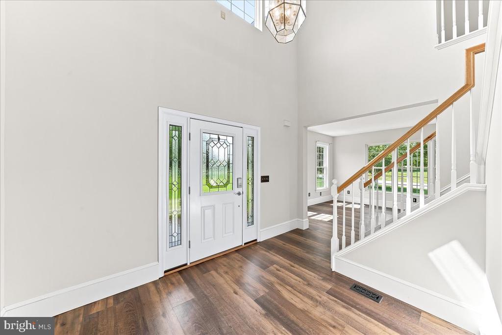 206 CRIMSON DRIVE