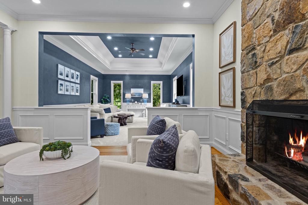995 BANESWOOD DRIVE
