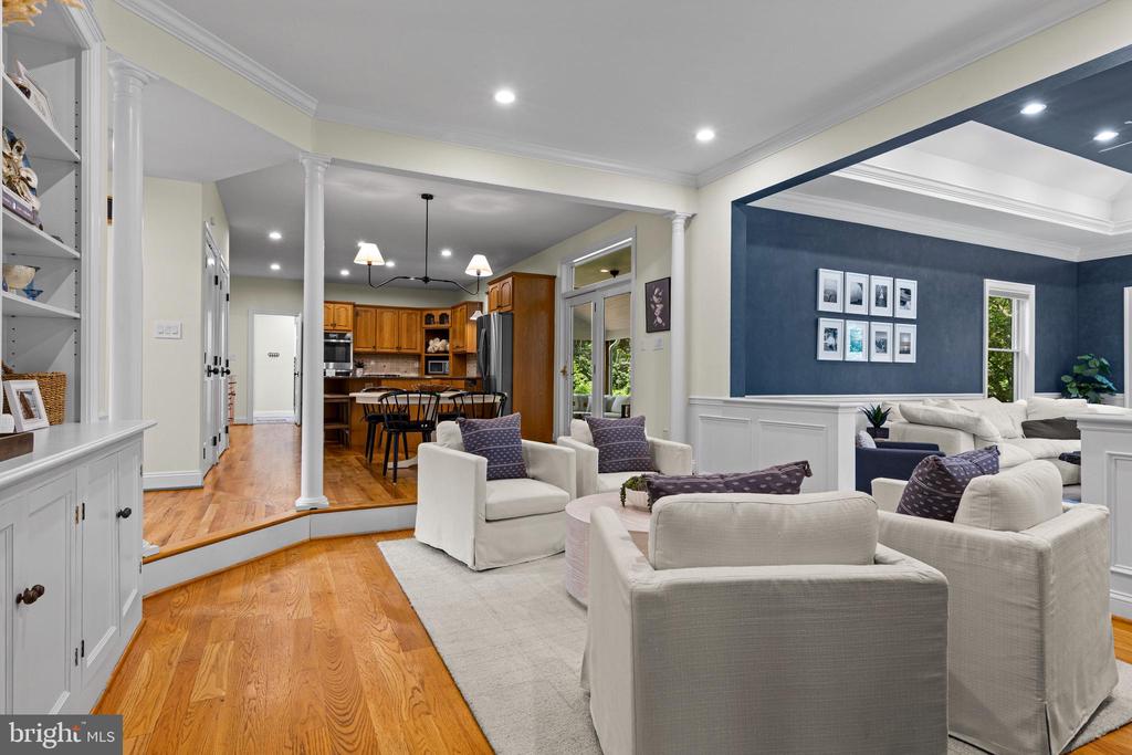 995 BANESWOOD DRIVE
